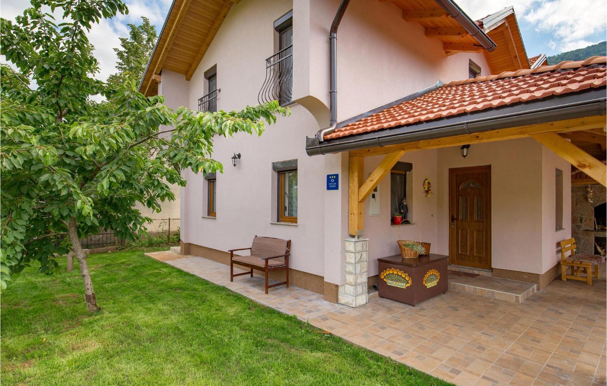 Amazing Home In Vrzici With Jacuzzi ภายนอก รูปภาพ